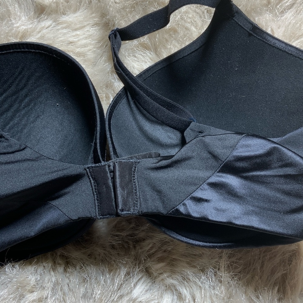 Victoria's Secret Sleek Black Bra - Picture 5 of 9